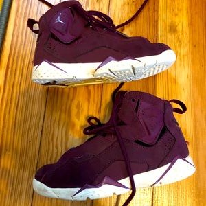 Kids Jordan’s Maroon